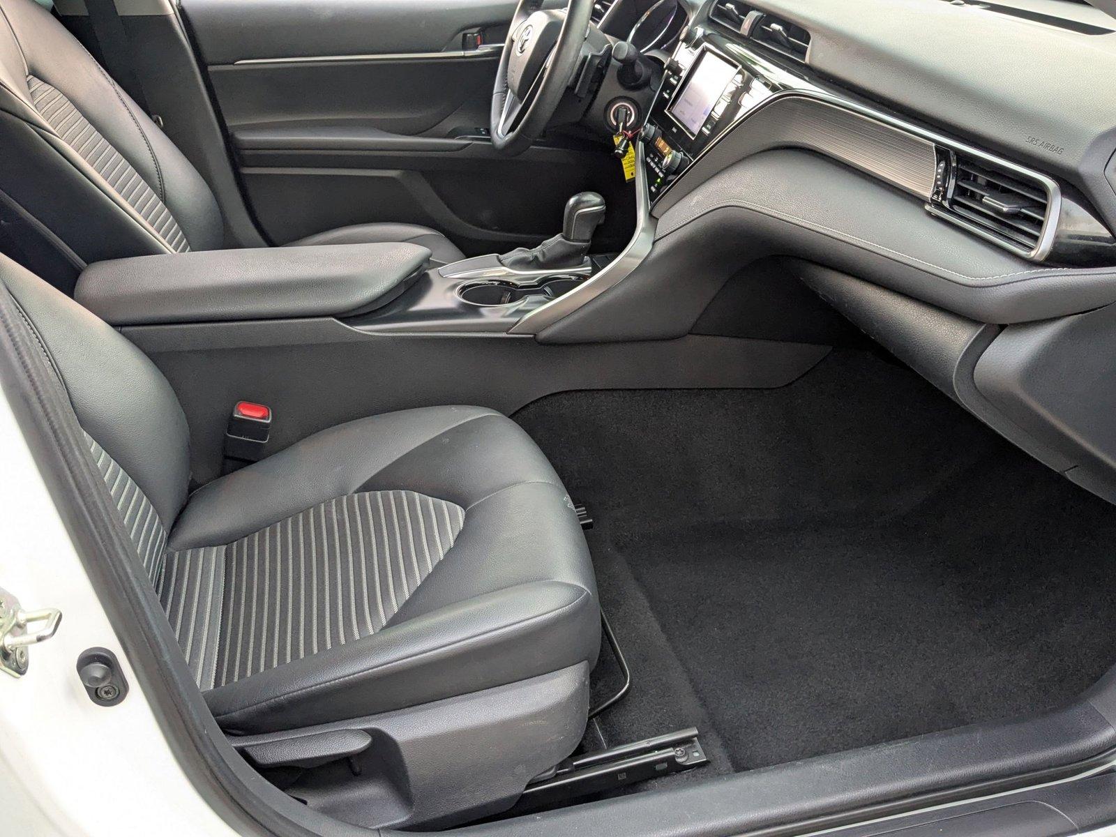 2020 Toyota Camry Vehicle Photo in PEMBROKE PINES, FL 33024-6534