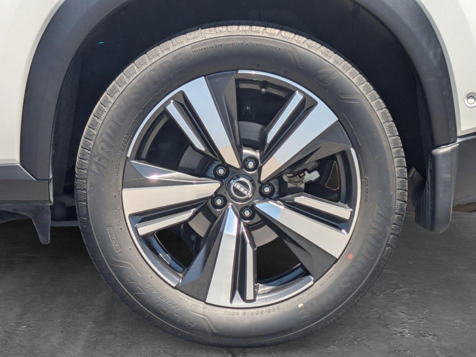 2022 Nissan Rogue Vehicle Photo in Valencia, CA 91355-1794
