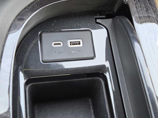 2021 Cadillac Escalade Vehicle Photo in DENTON, TX 76210-9321