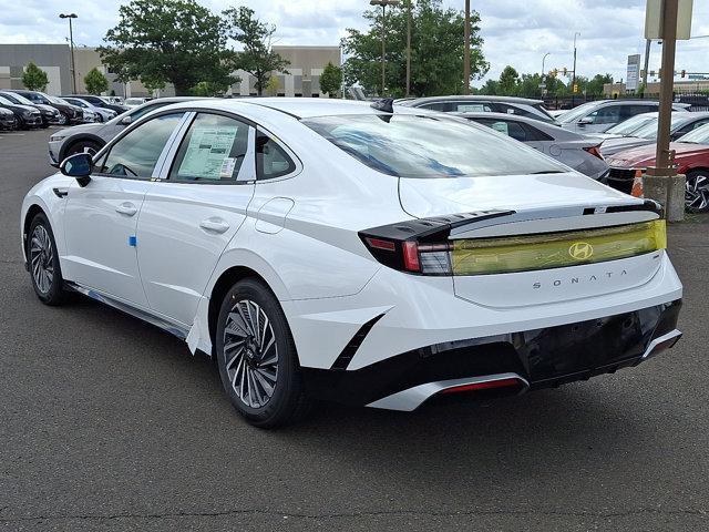 2025 Hyundai SONATA Hybrid Vehicle Photo in Philadelphia, PA 19116