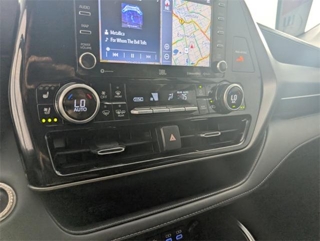 2022 Toyota Highlander Vehicle Photo in ENGLEWOOD, CO 80113-6708