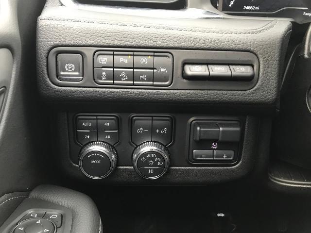 2024 GMC Yukon XL Vehicle Photo in GREEN BAY, WI 54303-3330