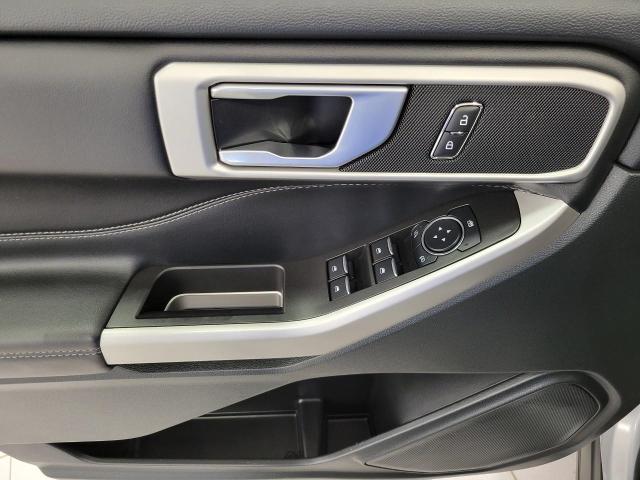 2023 Ford Explorer Vehicle Photo in Neenah, WI 54956