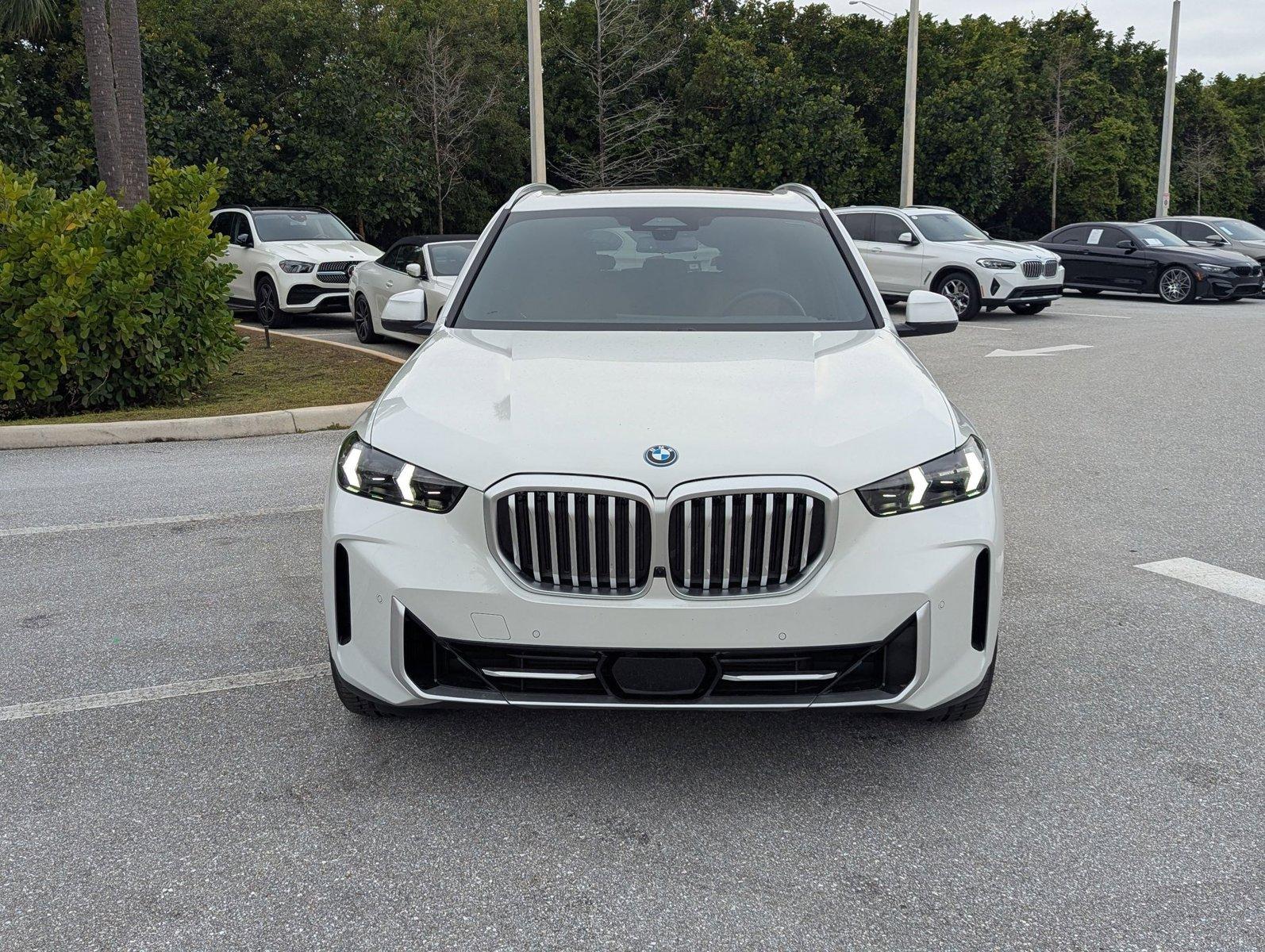 2024 BMW X5 xDrive50e Vehicle Photo in Delray Beach, FL 33444