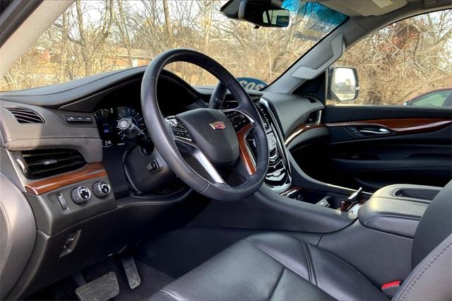 2020 Cadillac Escalade Vehicle Photo in KANSAS CITY, MO 64114-4545