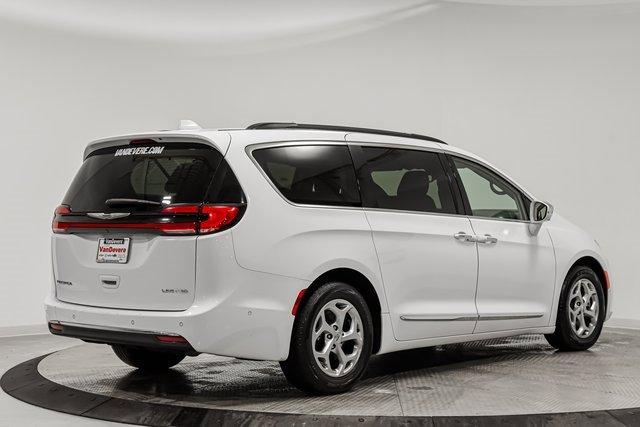 2022 Chrysler Pacifica Vehicle Photo in AKRON, OH 44320-4088