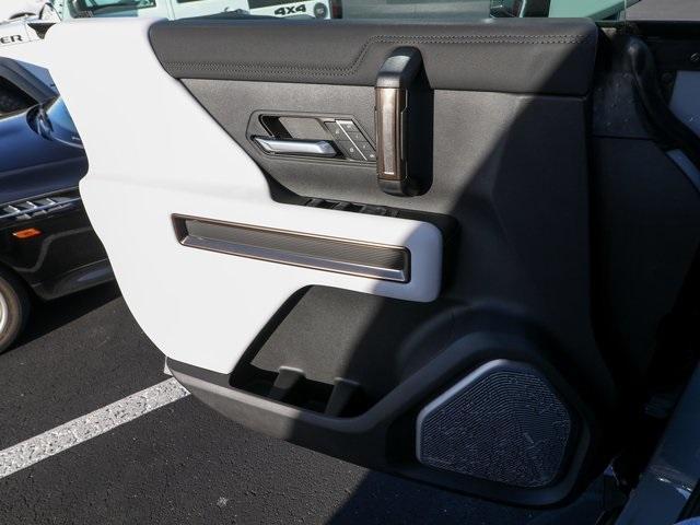 2024 GMC HUMMER EV SUV Vehicle Photo in HOMOSASSA, FL 34448-1461