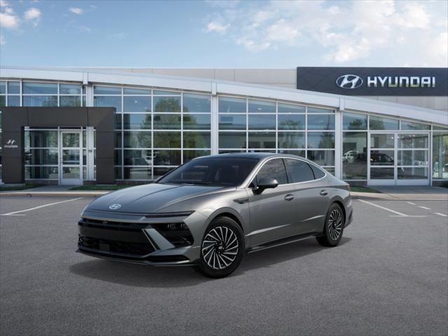 2025 Hyundai Sonata Hybrid Limited photo 2