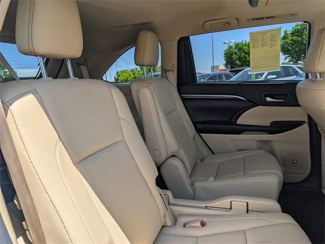 2016 Toyota Highlander Hybrid Vehicle Photo in AURORA, CO 80012-4011