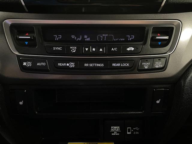 2022 Honda Pilot Vehicle Photo in Appleton, WI 54913