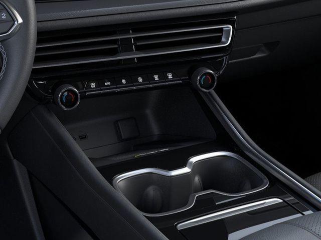 2025 Chevrolet Traverse Vehicle Photo in DANBURY, CT 06810-5034