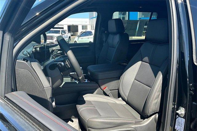 2025 Chevrolet Suburban Vehicle Photo in TOPEKA, KS 66609-0000