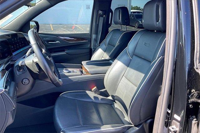 2023 Cadillac Escalade ESV Vehicle Photo in INDEPENDENCE, MO 64055-1314