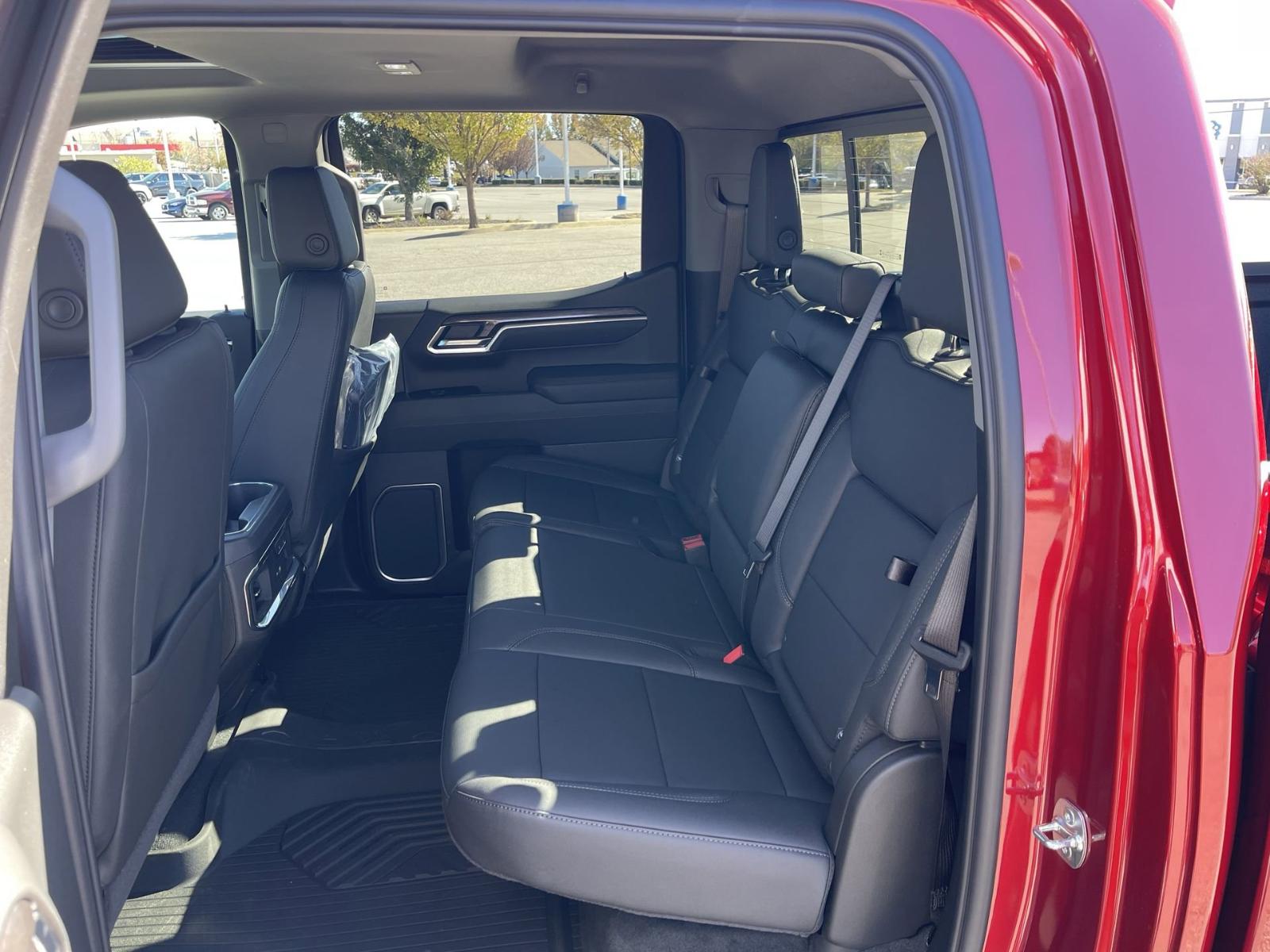 2025 Chevrolet Silverado 1500 Vehicle Photo in BENTONVILLE, AR 72712-4322