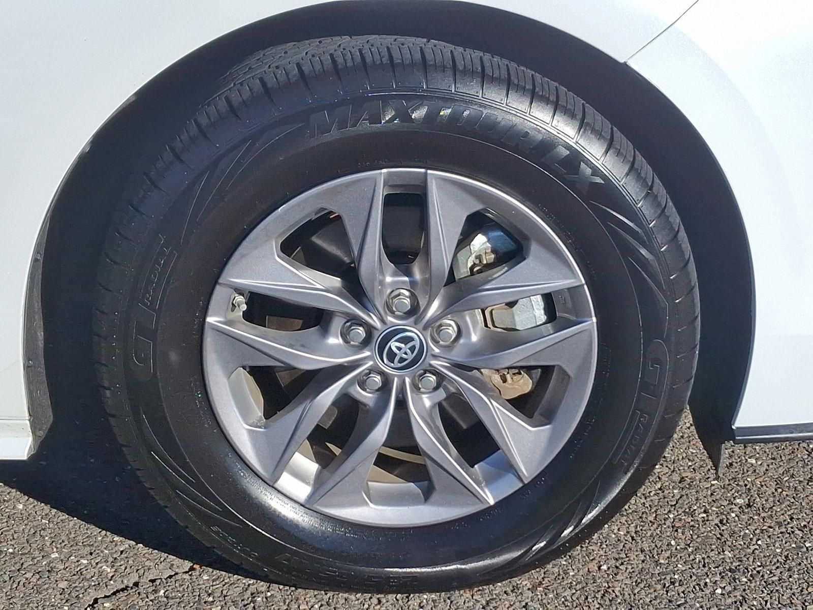 2023 Toyota Sienna Vehicle Photo in Trevose, PA 19053