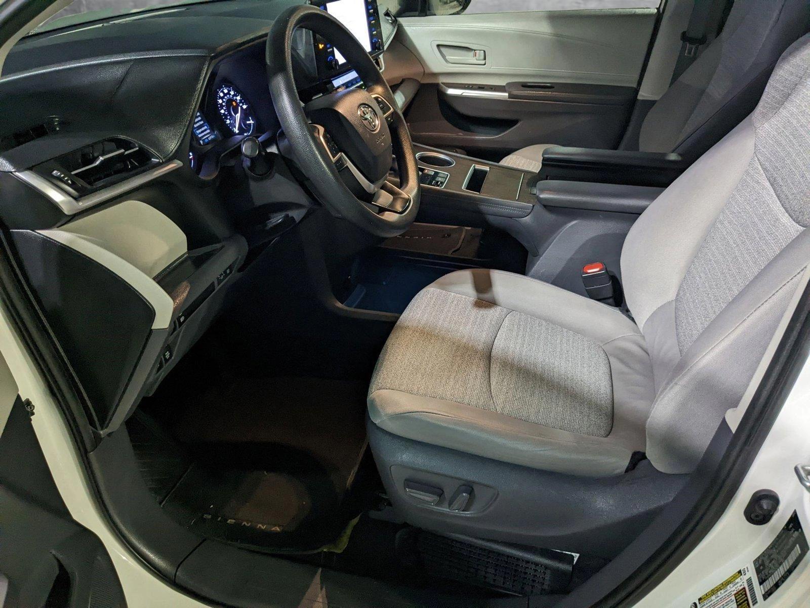 2021 Toyota Sienna Vehicle Photo in Davie, FL 33331