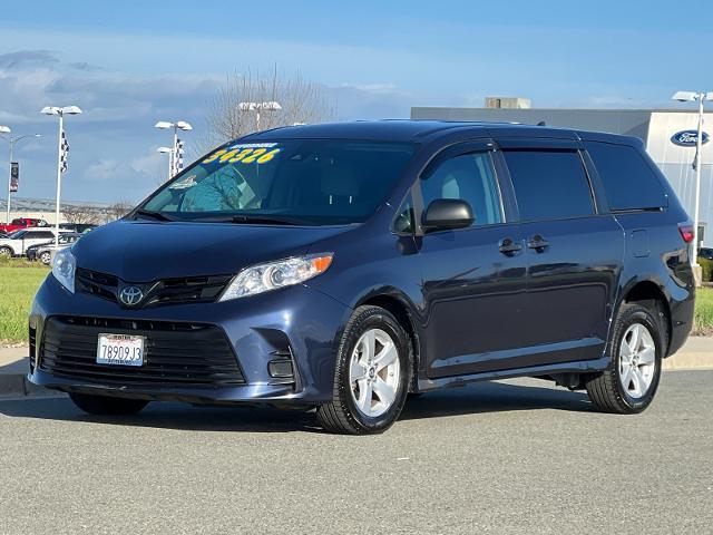 2020 Toyota Sienna Vehicle Photo in PITTSBURG, CA 94565-7121