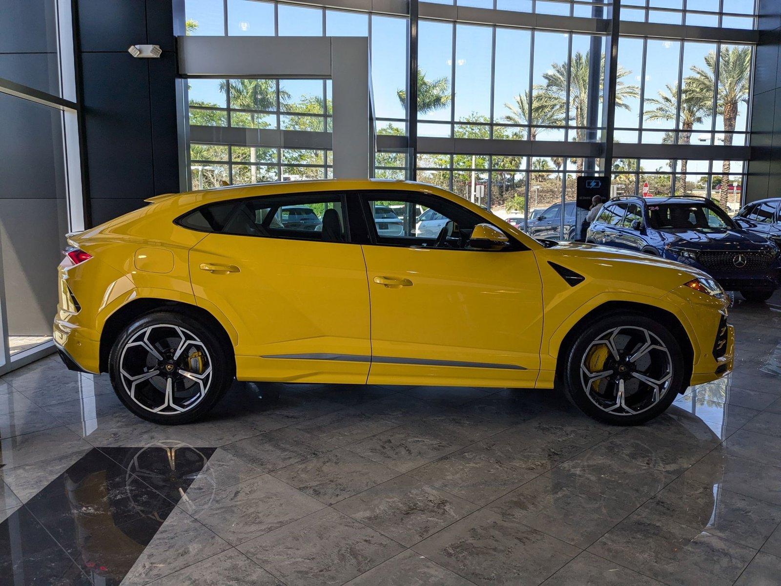 2021 Lamborghini Urus Vehicle Photo in Miami, FL 33169