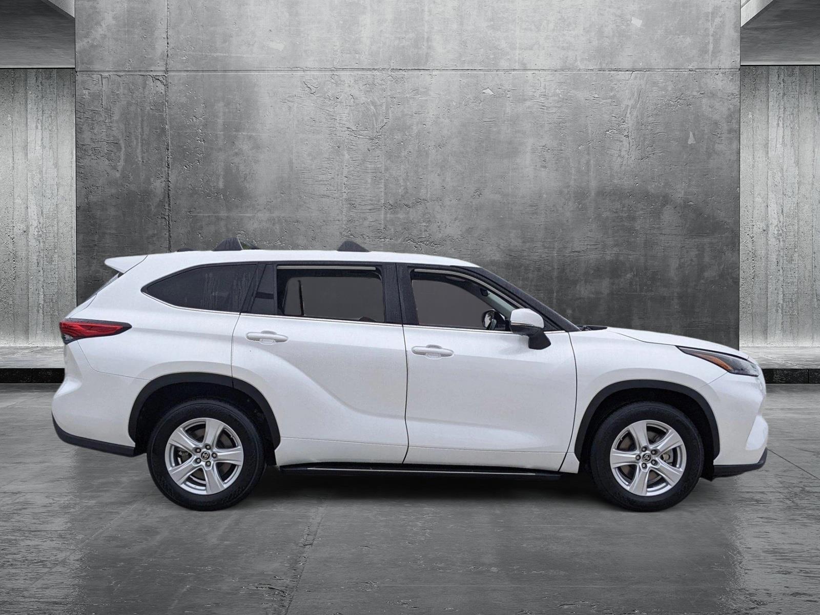 2022 Toyota Highlander Vehicle Photo in Davie, FL 33331