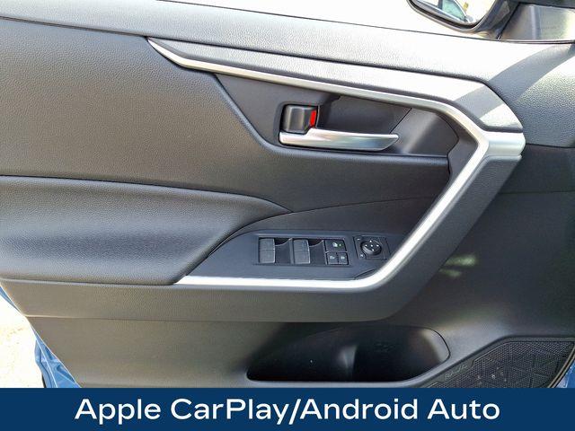 2022 Toyota RAV4 Hybrid Vehicle Photo in DANBURY, CT 06810-5034