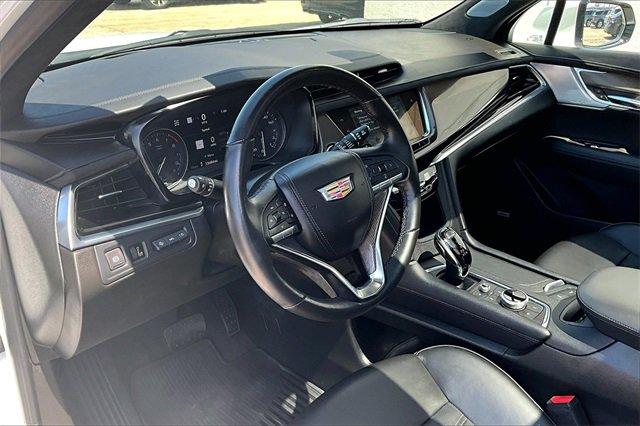 2024 Cadillac XT6 Vehicle Photo in TOPEKA, KS 66609-0000