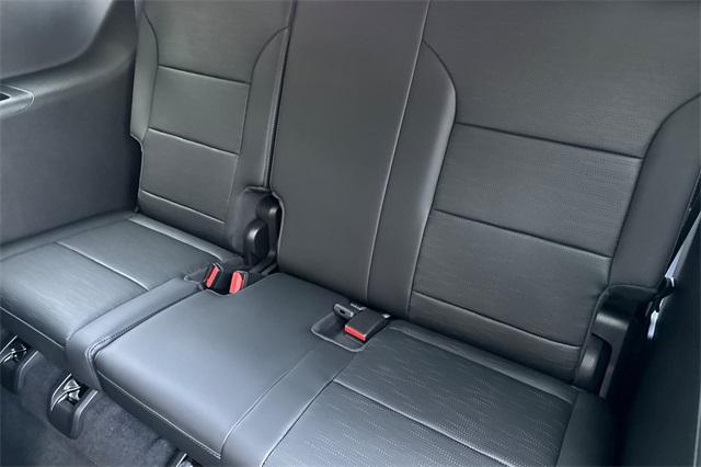 2025 Buick Enclave Vehicle Photo in ELK GROVE, CA 95757-8703
