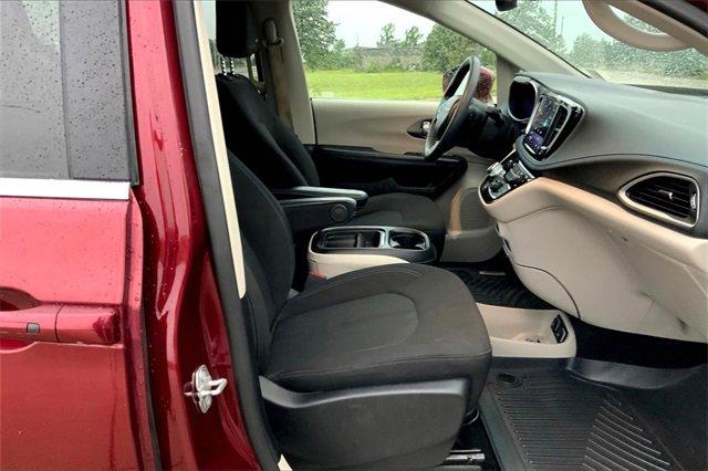 2021 Chrysler Pacifica Vehicle Photo in TOPEKA, KS 66609-0000