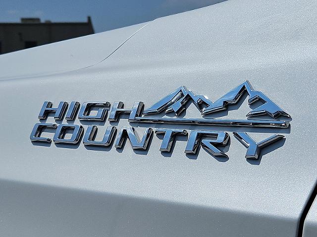 2023 Chevrolet Suburban Vehicle Photo in TREVOSE, PA 19053-4984
