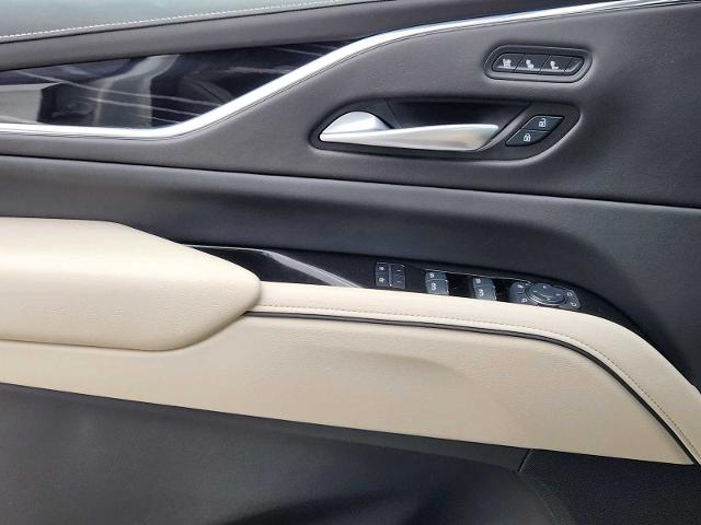 2024 Cadillac Escalade Vehicle Photo in DENTON, TX 76210-9321
