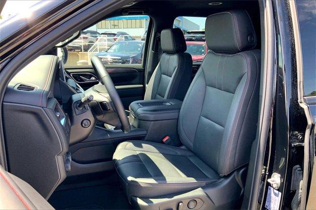 2023 Chevrolet Suburban Vehicle Photo in KANSAS CITY, MO 64114-4502