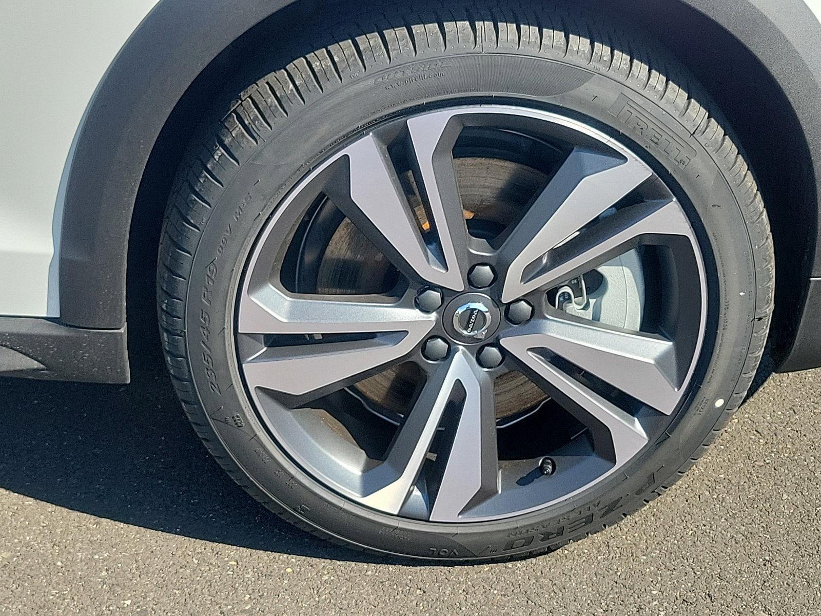 2024 Volvo V60 Cross Country Vehicle Photo in Trevose, PA 19053
