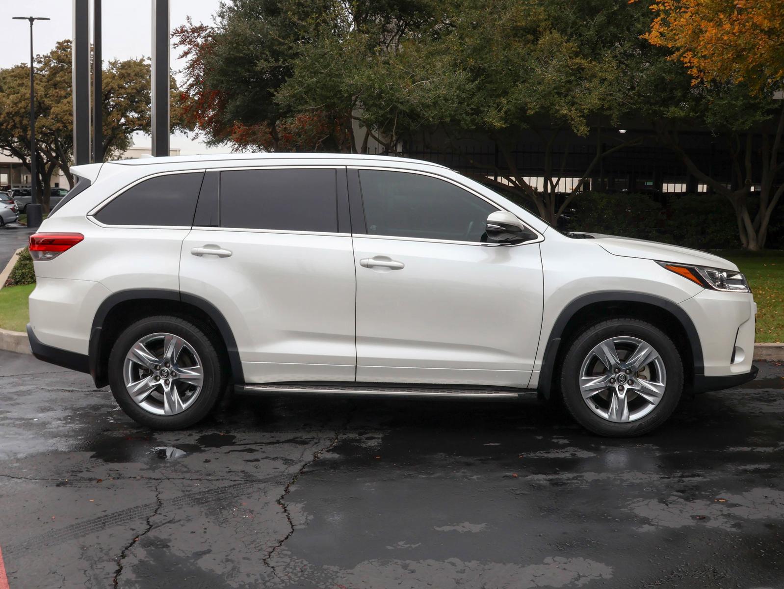 2019 Toyota Highlander Vehicle Photo in DALLAS, TX 75209-3095