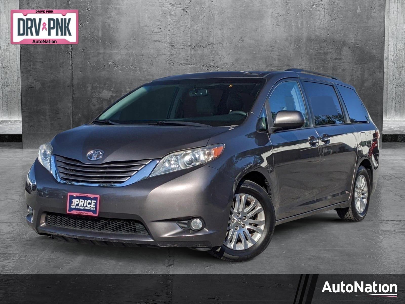 2016 Toyota Sienna Vehicle Photo in TIMONIUM, MD 21093-2300