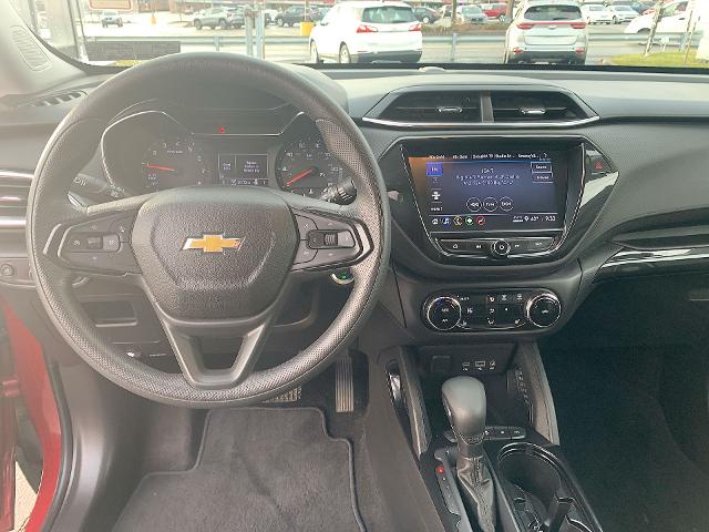 2021 Chevrolet Trailblazer Vehicle Photo in MOON TOWNSHIP, PA 15108-2571