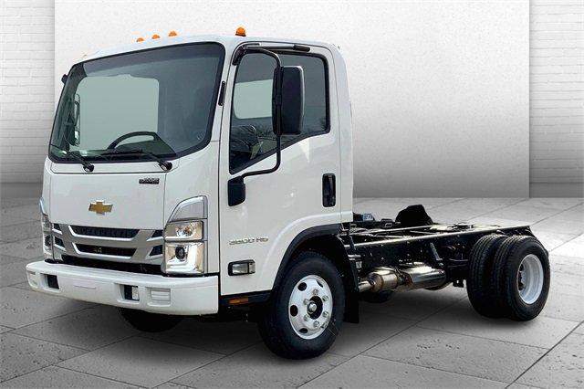 2025 Chevrolet 3500 HG LCF Gas Vehicle Photo in TOPEKA, KS 66609-0000