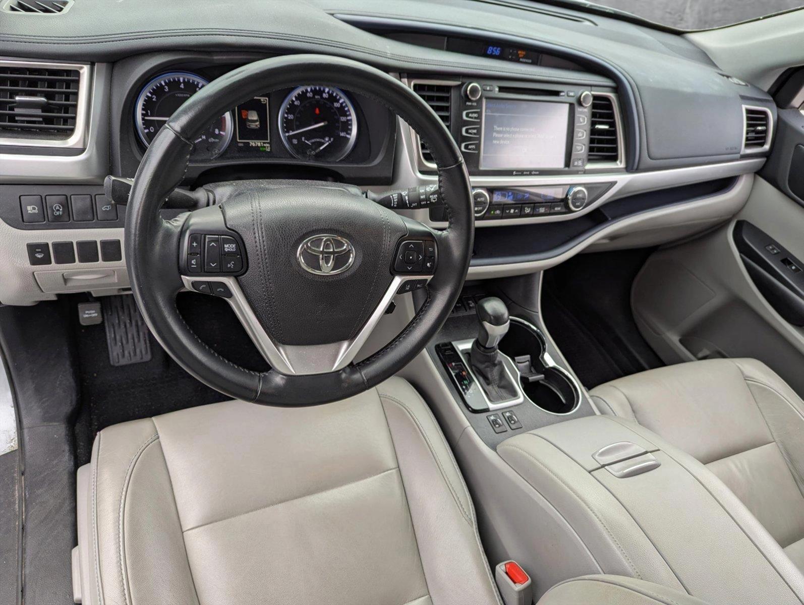 2017 Toyota Highlander Vehicle Photo in Ft. Myers, FL 33907