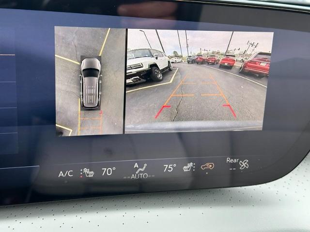 2025 Buick Enclave Vehicle Photo in COLUMBIA, MO 65203-3903