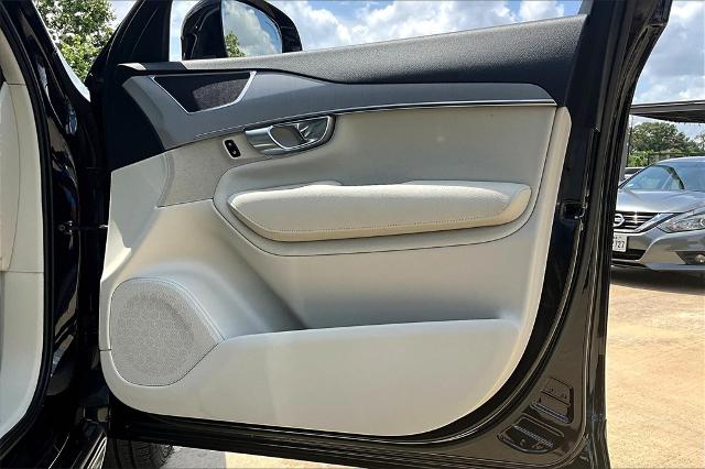 2022 Volvo XC90 Vehicle Photo in Houston, TX 77007