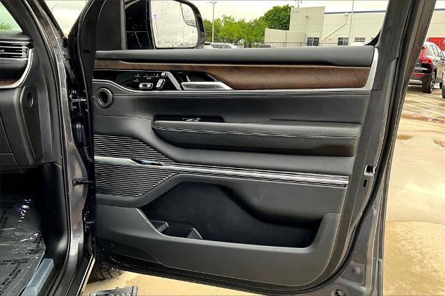2023 Jeep Grand Wagoneer Vehicle Photo in Grapevine, TX 76051