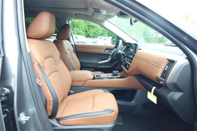 2025 Nissan Pathfinder Vehicle Photo in Hazelwood, MO 63042