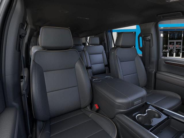 2025 Chevrolet Suburban Vehicle Photo in MOON TOWNSHIP, PA 15108-2571