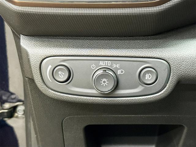 2021 Chevrolet Trailblazer Vehicle Photo in EVERETT, WA 98203-5662