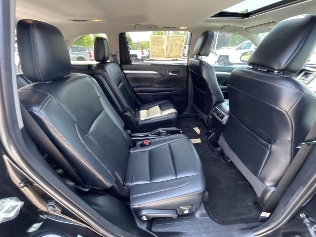 2019 Toyota Highlander Vehicle Photo in BENTONVILLE, AR 72712-4322