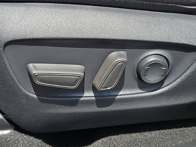 2021 Toyota RAV4 Vehicle Photo in TREVOSE, PA 19053-4984