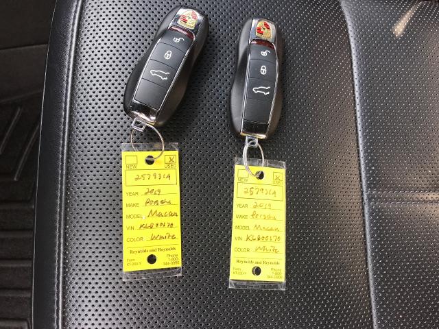 2019 Porsche Macan Vehicle Photo in GREEN BAY, WI 54303-3330