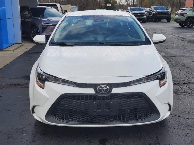 Used 2022 Toyota Corolla LE with VIN 5YFEPMAE8NP297714 for sale in Albion, MI