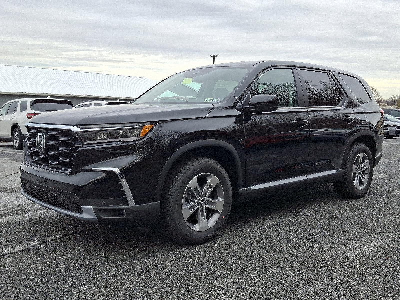2025 Honda Pilot Vehicle Photo in Harrisburg, PA 17111