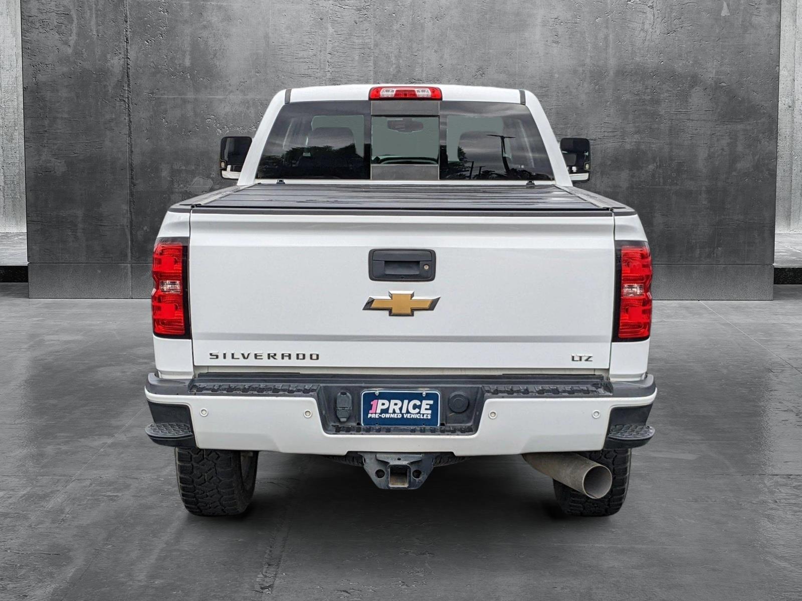 2019 Chevrolet Silverado 2500HD Vehicle Photo in VALENCIA, CA 91355-1705