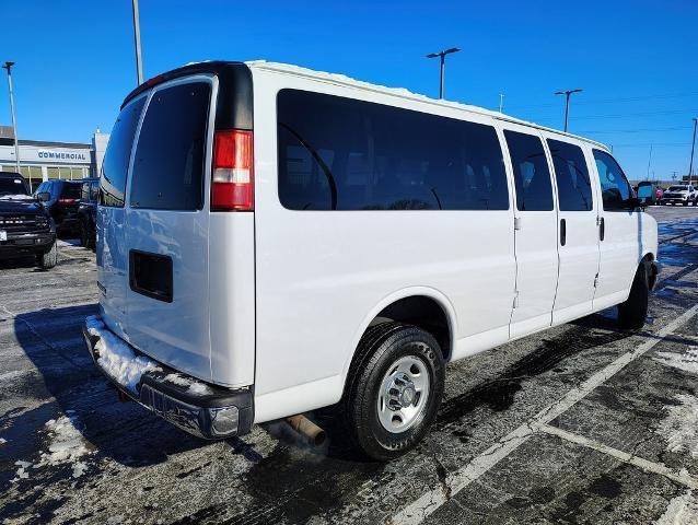 2015 Chevrolet Express Passenger 3500 Vehicle Photo in GREEN BAY, WI 54304-5303