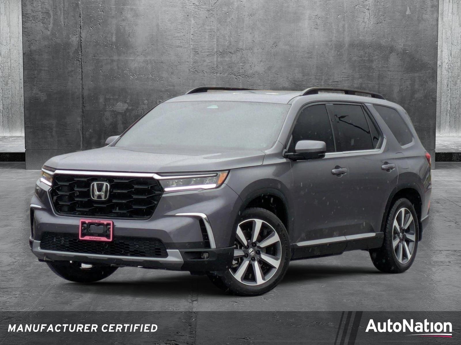 2025 Honda Pilot Vehicle Photo in Valencia, CA 91355-1794